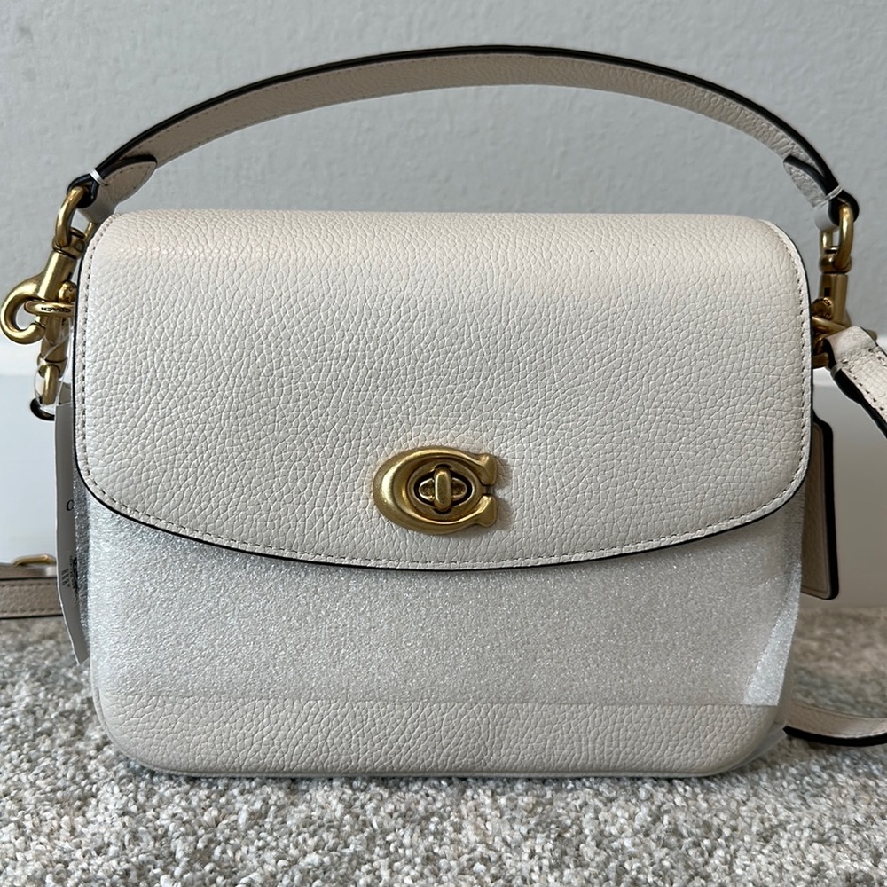 Coach Cassie crossbody in Chalk.